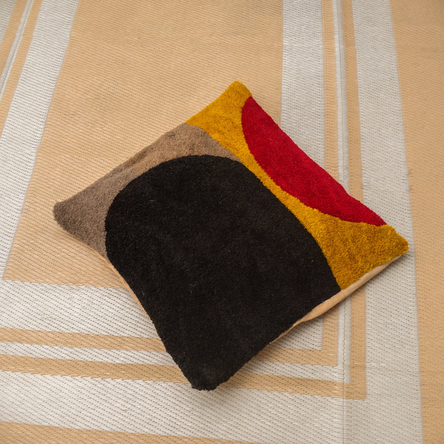 Maman Gina (cushion cover)